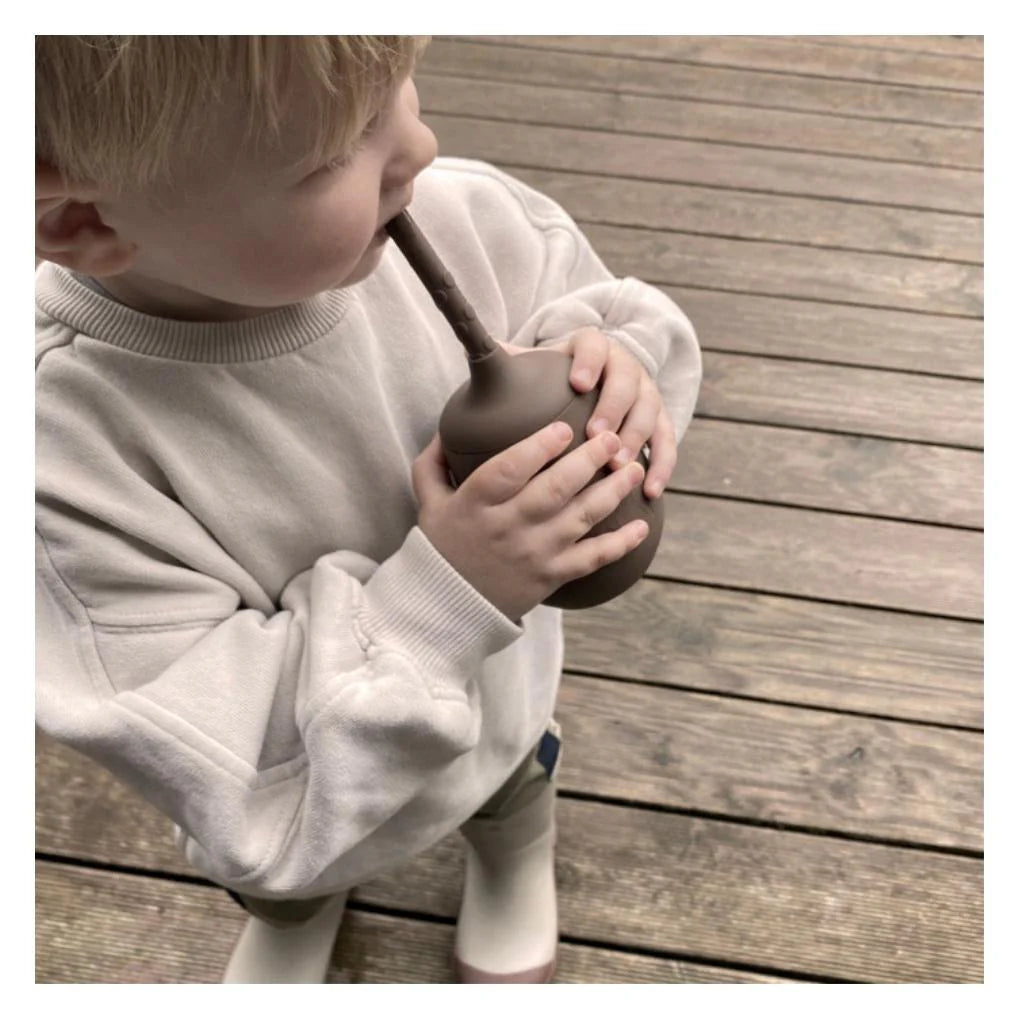 Nuuroo - Adita lekvrije silicone beker met rietje - Acorn